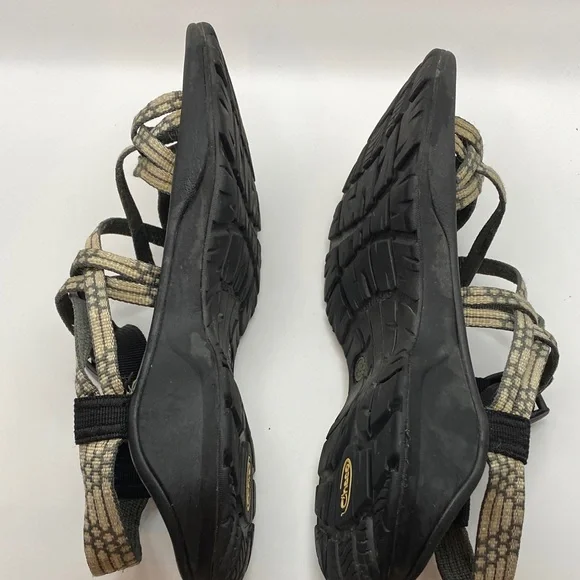 Chaco Women's Sandals with Black and Tan Straps. 591 - Picture 6 of 7